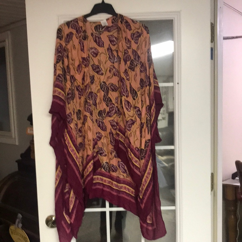 Time & Tru Leaf Patterned Kaftan-Large/XL